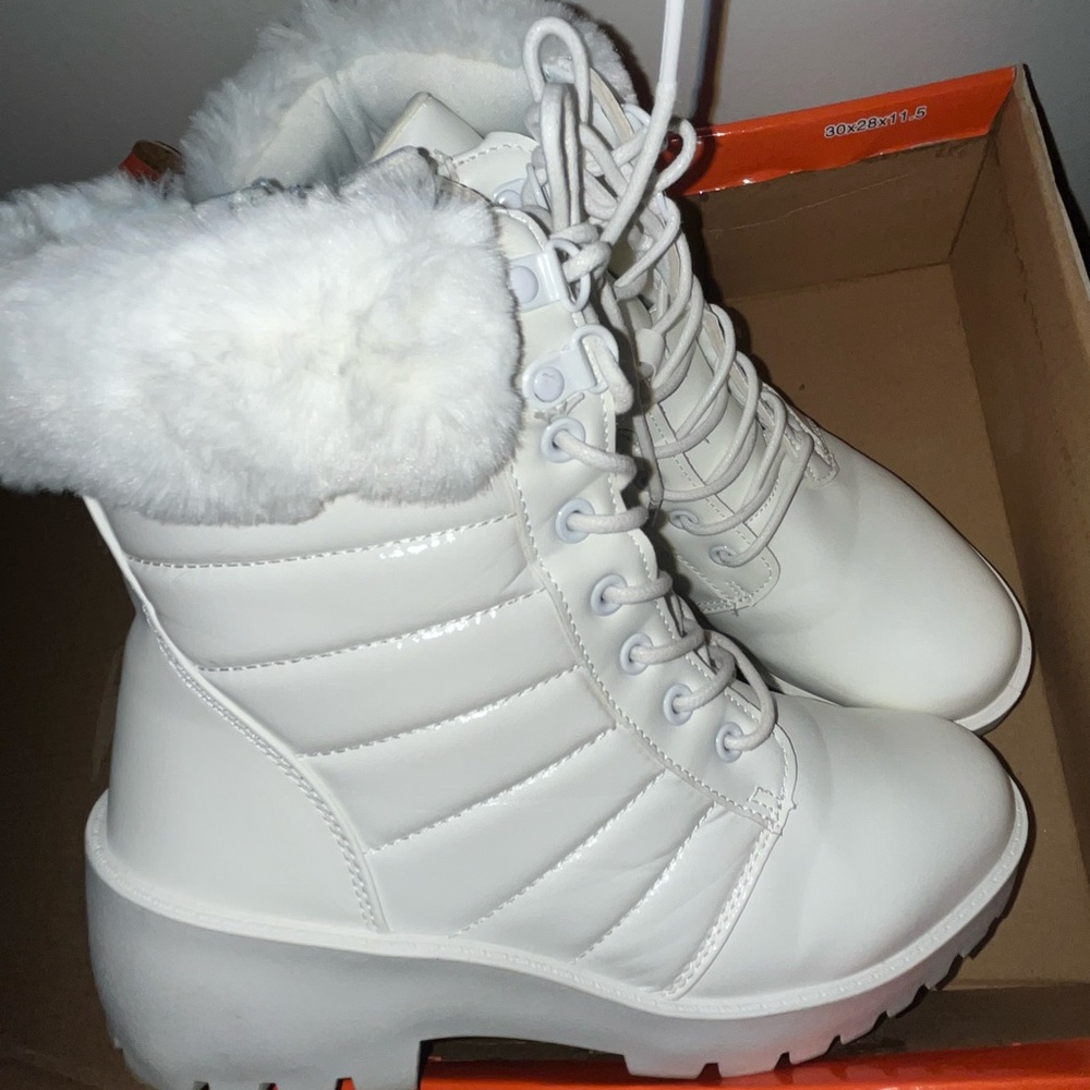 White boots with fur